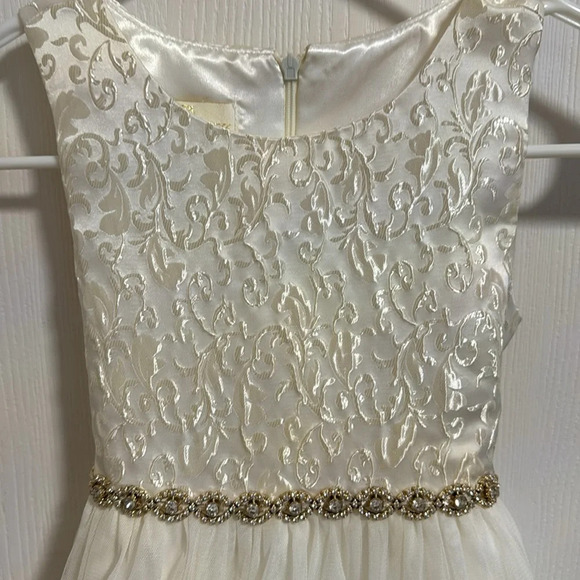 Beautiful Little Girls Formal Off White Dress Size 6X Beaded Belt Layered Skirt - Picture 2 of 8